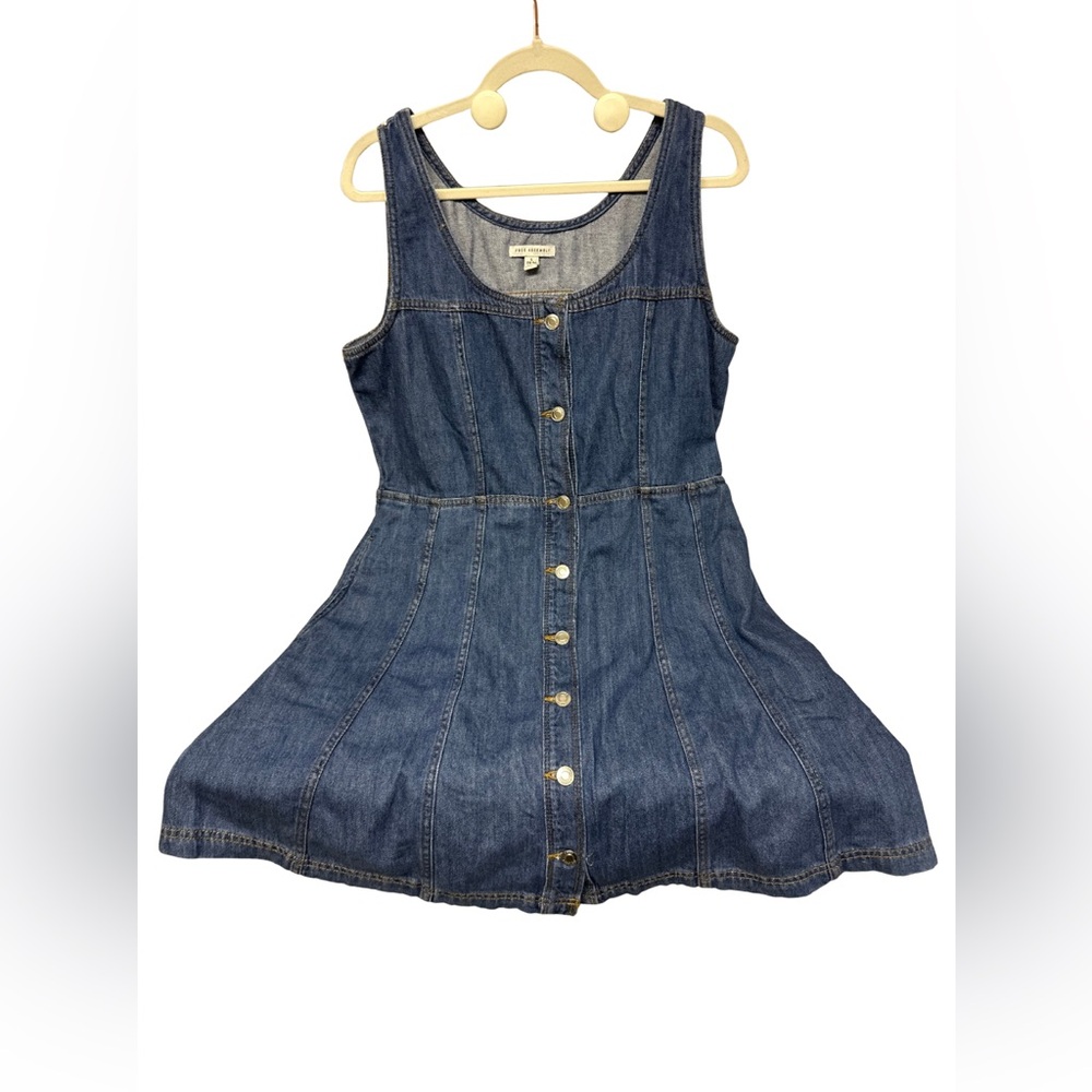 It has pockets!! NWOT Casual Denim Button-Down Dress with pockets